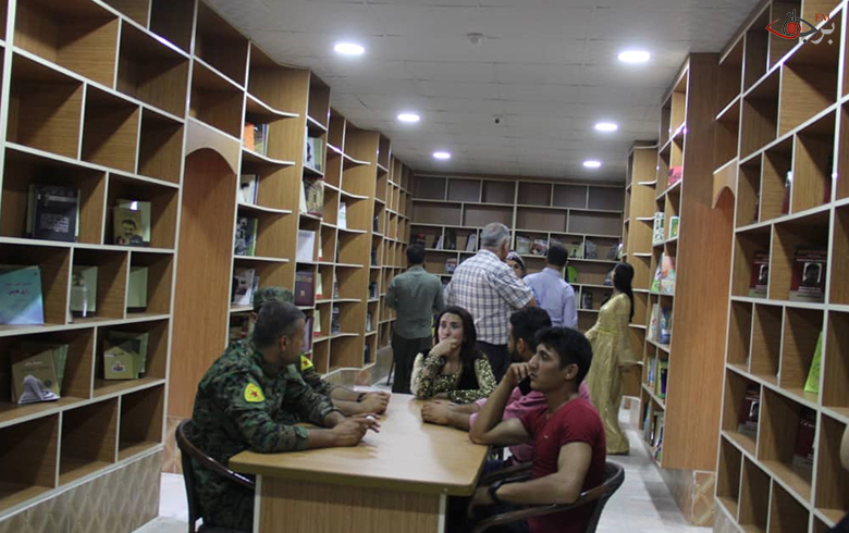 افتتاح أول مكتبة عامة في كوباني