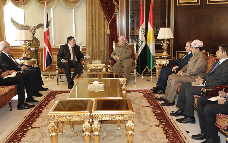 بارزاني والسفير البريطاني يتباحثان الاوضاع في سوريا والعراق