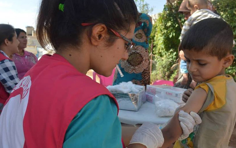 الهلال الأحمر يبدأ بحملة اللقاحات ضد مرض الحصبة 