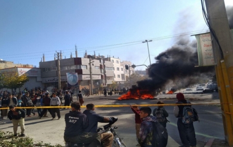 سقوط 14 متظاهر كُردي واصابة 142 برصاص الامن الايراني