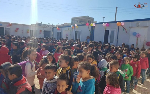 التعليم في شمال شرق سوريا: قلة الخبرة، وعبئ 